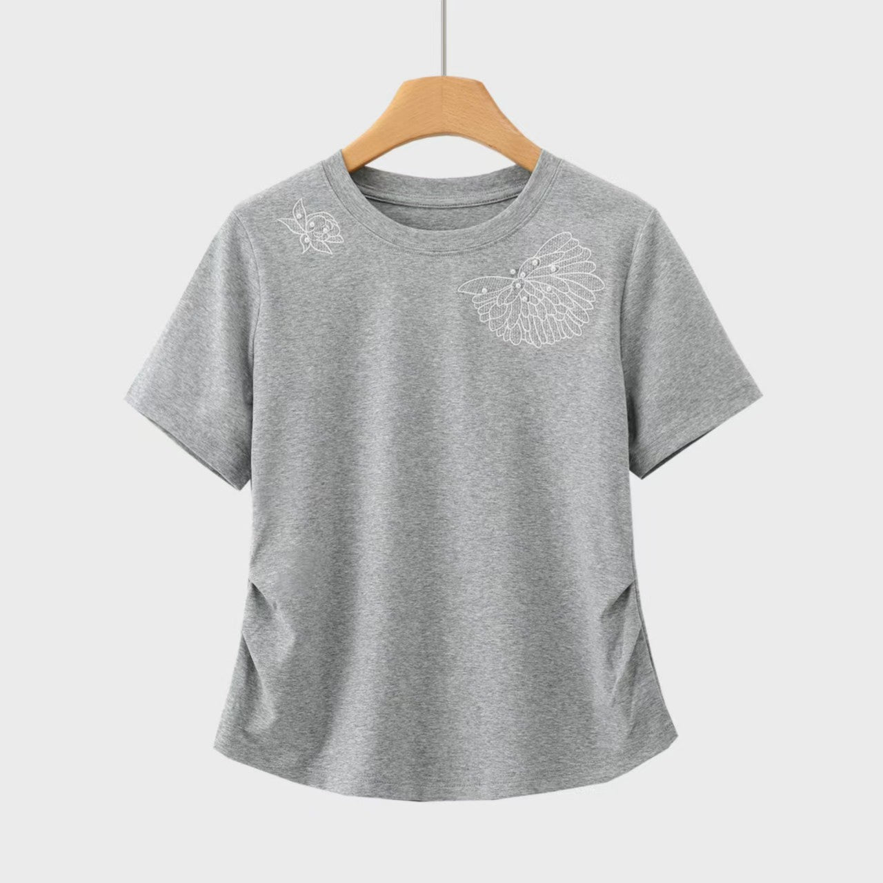 立体釘ビーズ蝶刺繍白半袖Tシャツ女夏ショルダ丸首修身ウエスト丸見えトップス