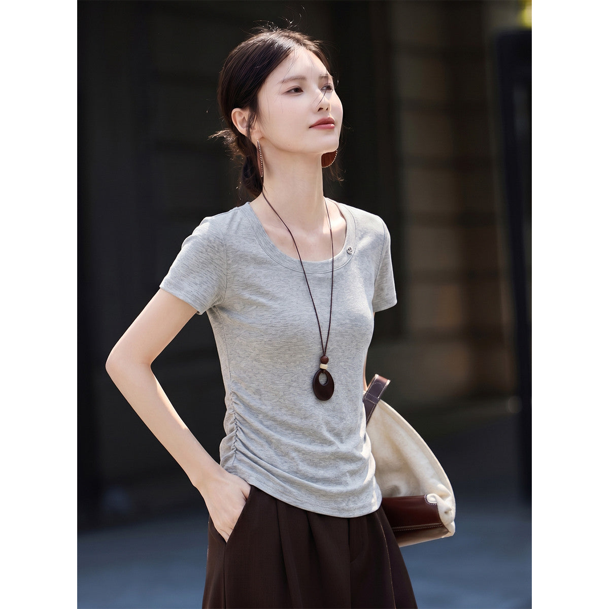 【大Uネック綿混紡100枚重ねTシャツ女】26夏の正肩デザイン感スリムダウンシャツトップス