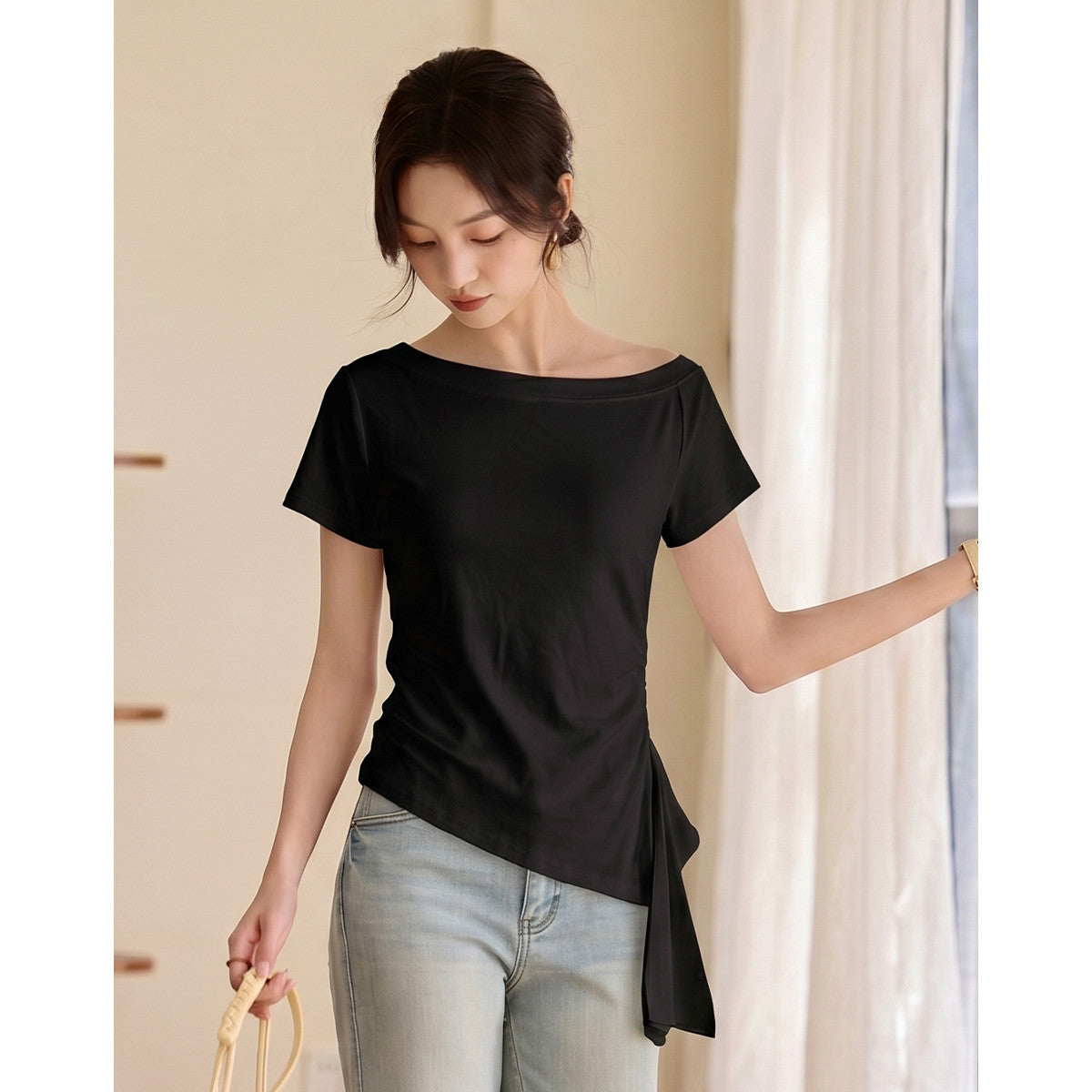 【一文字襟斜め肩リボンTシャツ女】26夏小柄ウエストを丸めて細く見せるデザイン感半袖トップス