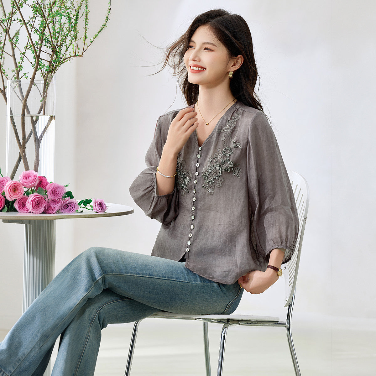 新中国式刺繍風ラミー麻100%生地2026夏ゆったりとした遮肉で赤身のシャツ女性を表現